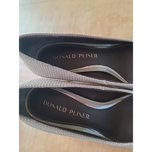 Donald J. Pliner Womens Suzette Light Taupe Block Heels 5.5 Medium - Picture 2 of 5